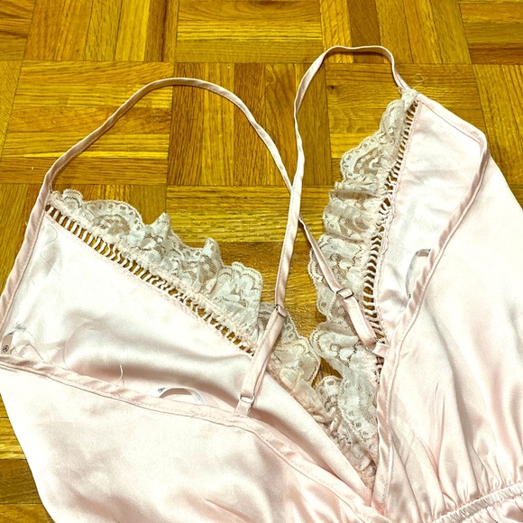 Missguided Lace satin Teddy in Pastel Pink - Picture 6 of 7